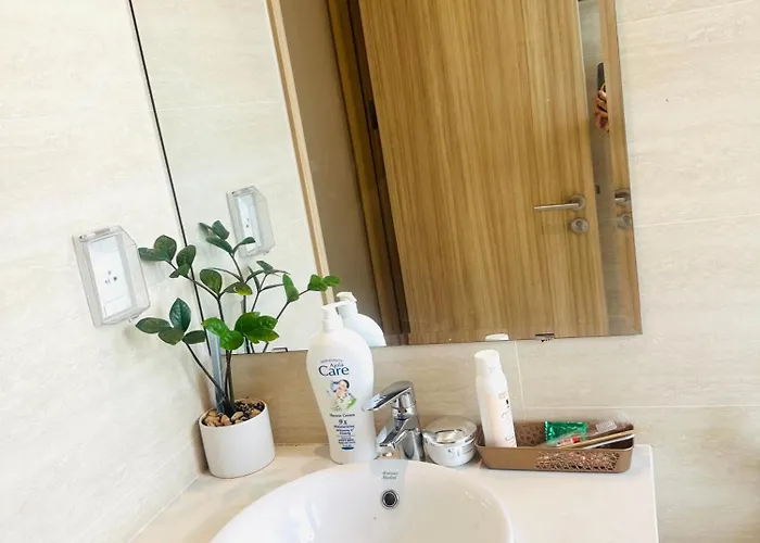 Apartment Golden Sunshine Studio-sea View &nelflix Free Ha Long